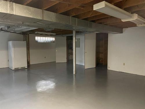 127 Hill Street S, Thunder Bay, ON - Indoor Photo Showing Basement