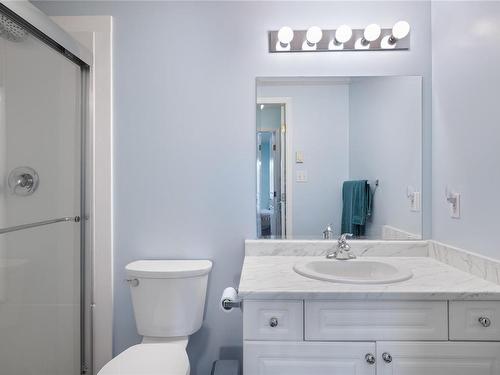 104-1150 Walkem Rd, Ladysmith, BC - Indoor Photo Showing Bathroom