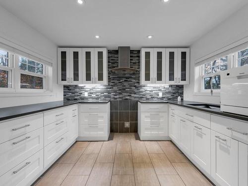 Cuisine - 1589 Ch. Kelly, Saint-Sauveur, QC - Indoor Photo Showing Kitchen