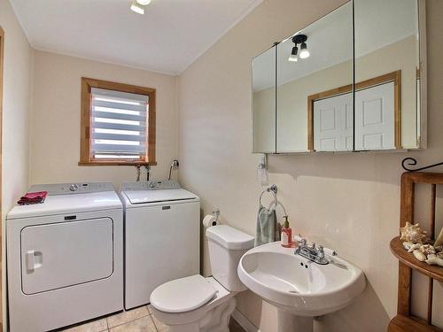 Bathroom - 2985 Boul. Malcolm-Fraser, La Malbaie, QC - Indoor Photo Showing Laundry Room