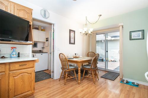 194-1255 Raymer Avenue, Kelowna, BC - Indoor Photo Showing Dining Room