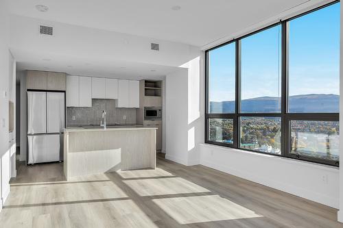 3002-1488 Bertram Street, Kelowna, BC - Indoor Photo Showing Kitchen With Double Sink