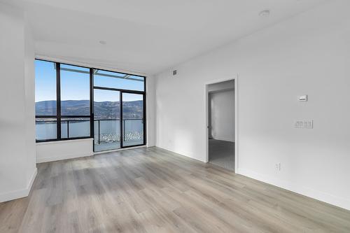 3002-1488 Bertram Street, Kelowna, BC - Indoor Photo Showing Other Room