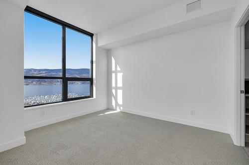 3002-1488 Bertram Street, Kelowna, BC - Indoor Photo Showing Bathroom