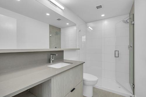 3002-1488 Bertram Street, Kelowna, BC - Indoor Photo Showing Bathroom