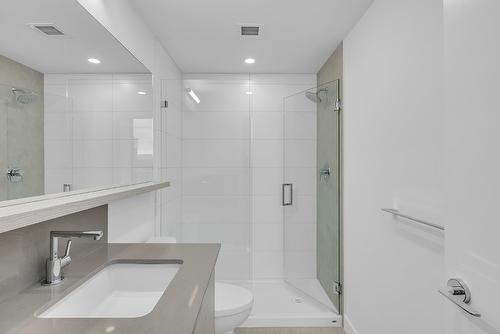 3002-1488 Bertram Street, Kelowna, BC - Indoor Photo Showing Bathroom