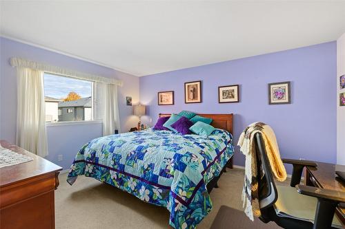 66-615 Glenmeadows Road, Kelowna, BC - Indoor Photo Showing Bedroom