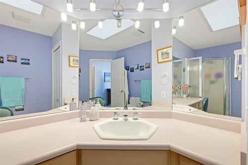 66-615 Glenmeadows Road, Kelowna, BC - Indoor Photo Showing Bathroom