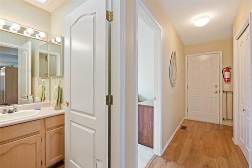 66-615 Glenmeadows Road, Kelowna, BC - Indoor Photo Showing Bathroom