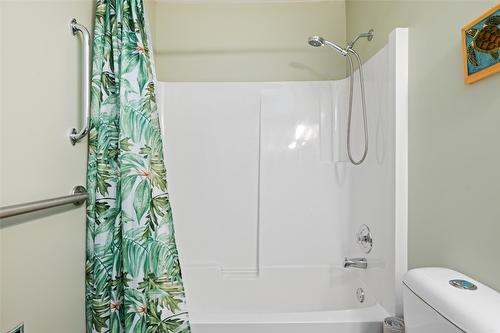 66-615 Glenmeadows Road, Kelowna, BC - Indoor Photo Showing Bathroom