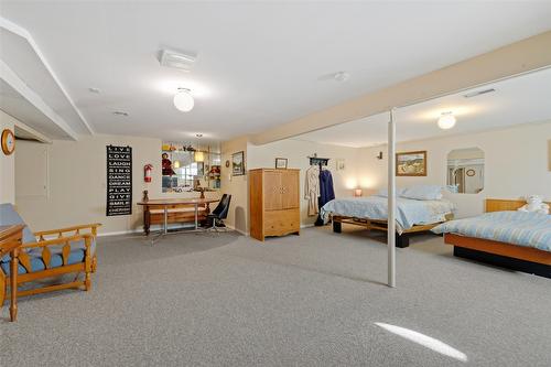 66-615 Glenmeadows Road, Kelowna, BC - Indoor Photo Showing Bedroom