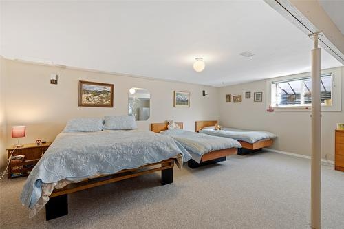 66-615 Glenmeadows Road, Kelowna, BC - Indoor Photo Showing Bedroom