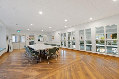 66-615 Glenmeadows Road, Kelowna, BC - Indoor Photo Showing Dining Room