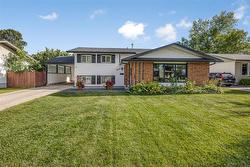 11 Chiltern PL  Winnipeg, MB R3R 1T8