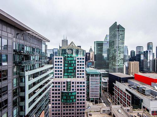 2906-15 Mercer St, Toronto, ON - Outdoor With Facade