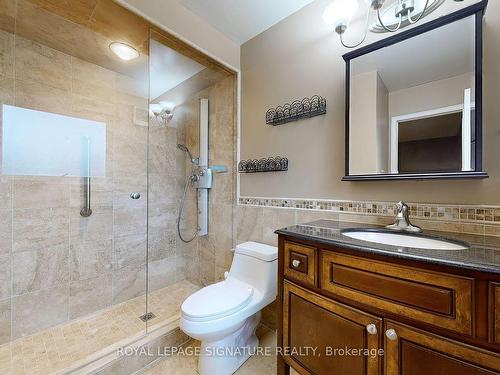 22 Linton Crt, Markham, ON - Indoor Photo Showing Bathroom