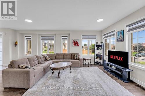 22 Sleeth Street, Brantford, ON - Indoor Photo Showing Living Room