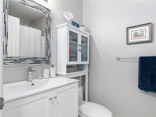 302A-650 Island Hwy South, Campbell River, BC - Indoor Photo Showing Bathroom