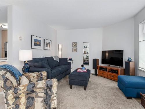 302A-650 Island Hwy South, Campbell River, BC - Indoor Photo Showing Living Room