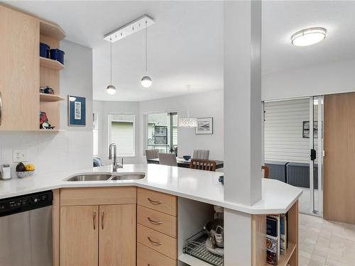 302A-650 Island Hwy South, Campbell River, BC - Indoor Photo Showing Kitchen With Double Sink