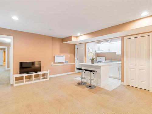 4252 Oakview Close, Saanich, BC 