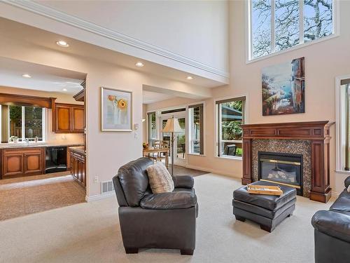 4252 Oakview Close, Saanich, BC 