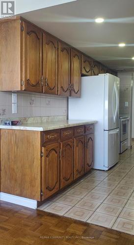 2401 - 380 Pelissier Street, Windsor, ON - Indoor Photo Showing Kitchen