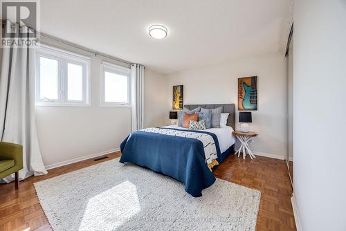 34 Don Head Village Boulevard, Richmond Hill, ON - Indoor Photo Showing Bedroom