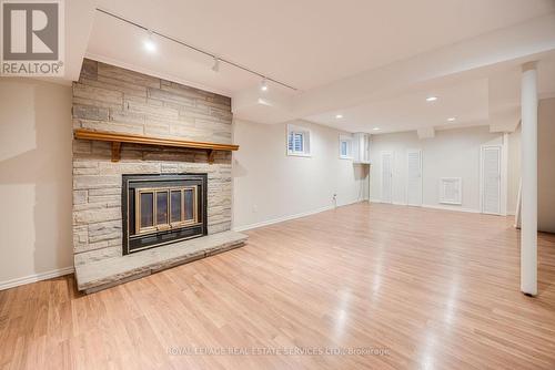 34 Don Head Village Boulevard, Richmond Hill, ON - Indoor Photo Showing Living Room With Fireplace