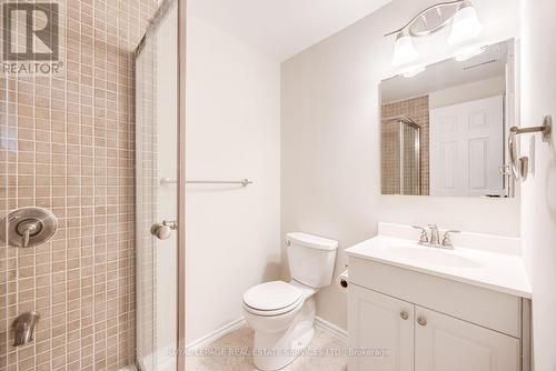 34 Don Head Village Boulevard, Richmond Hill, ON - Indoor Photo Showing Bathroom