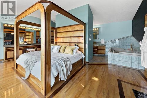 2483 Rocky Point Road, South Shuswap, BC - Indoor Photo Showing Bedroom