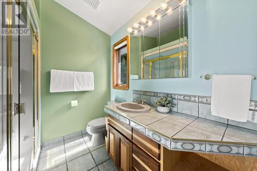 2483 Rocky Point Road, South Shuswap, BC - Indoor Photo Showing Bathroom