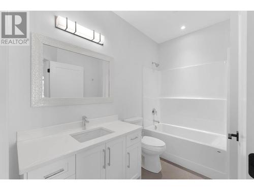 128 River Gate  Drive, Kamloops, BC - Indoor Photo Showing Bathroom