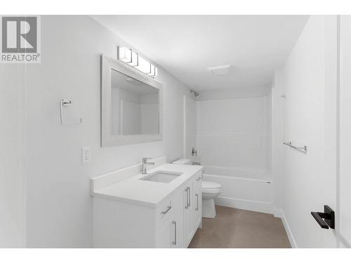 128 River Gate  Drive, Kamloops, BC - Indoor Photo Showing Bathroom