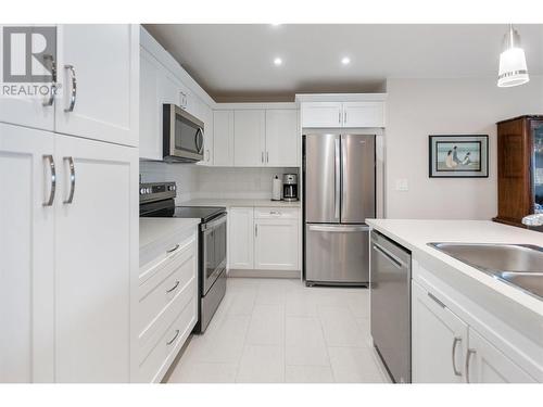 3346 Skaha Lake Road Unit# 802, Penticton, BC - Indoor Photo Showing Kitchen With Stainless Steel Kitchen