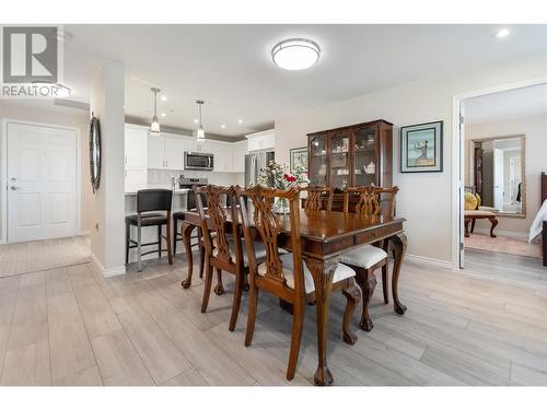 3346 Skaha Lake Road Unit# 802, Penticton, BC - Indoor Photo Showing Dining Room