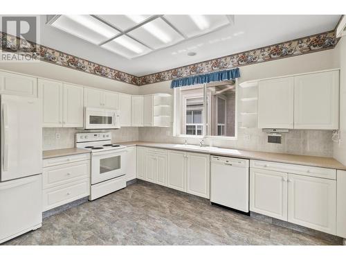 650 Harrington Road Unit# 25, Kamloops, BC - Indoor Photo Showing Kitchen