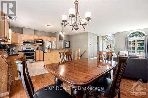 6912 Mary Anne Drive, Ottawa, ON - Indoor Photo Showing Dining Room