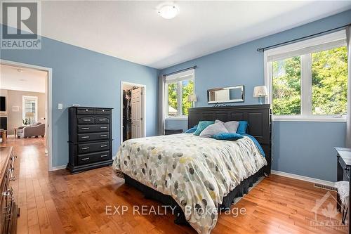 6912 Mary Anne Drive, Ottawa, ON - Indoor Photo Showing Bedroom