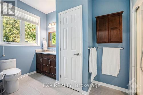 6912 Mary Anne Drive, Ottawa, ON - Indoor Photo Showing Bathroom