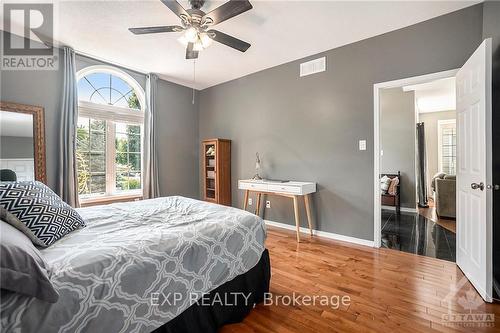 6912 Mary Anne Drive, Ottawa, ON - Indoor Photo Showing Bedroom