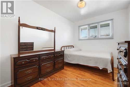 1349 Bloomsbury Crescent, Ottawa, ON - Indoor Photo Showing Kitchen