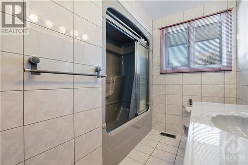 1349 Bloomsbury Crescent, Ottawa, ON - Indoor Photo Showing Bathroom