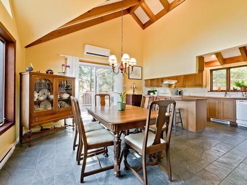 Dining room - 195 Rue Du Pré, Eastman, QC - Indoor Photo Showing Dining Room