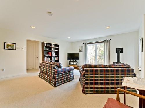 Family room - 195 Rue Du Pré, Eastman, QC - Indoor Photo Showing Living Room