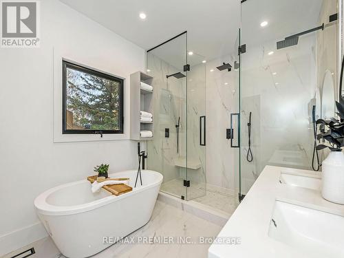 17 Chinook Drive, King, ON - Indoor Photo Showing Bathroom