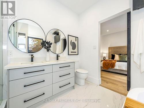 17 Chinook Drive, King, ON - Indoor Photo Showing Bathroom