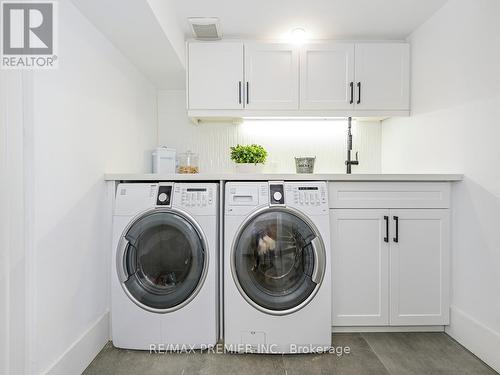 17 Chinook Drive, King, ON - Indoor Photo Showing Laundry Room