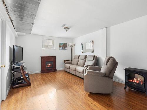 Family room - 5590  - 5600 Av. De Gaulle, Québec (Charlesbourg), QC - Indoor Photo Showing Living Room