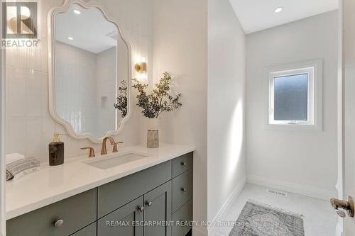 605 St. Andrew Street, Norfolk, ON - Indoor Photo Showing Bathroom